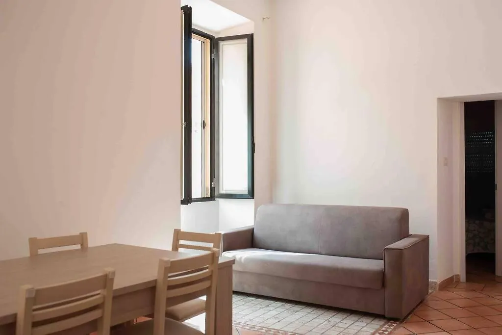 Leopardi Apartment 7 アルゲーロ 0*,